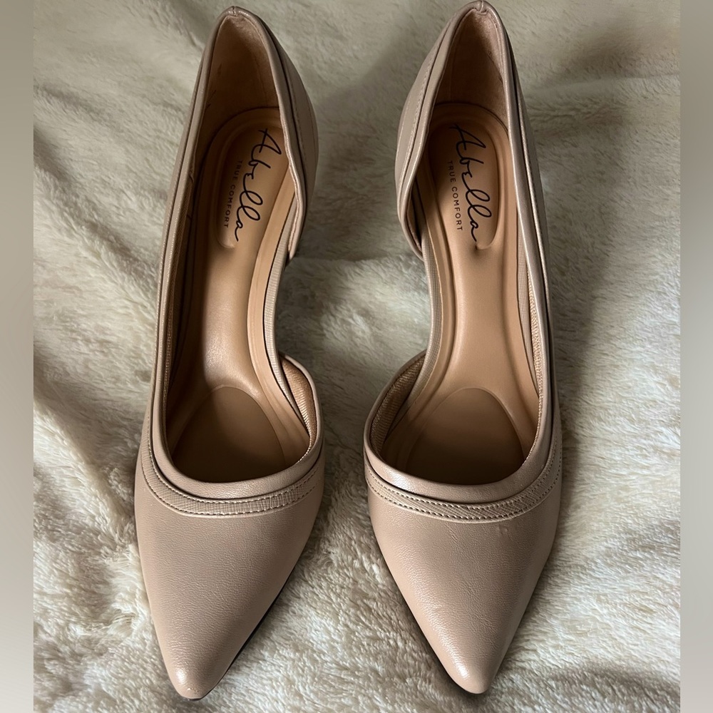 Nude Abella kitten heels